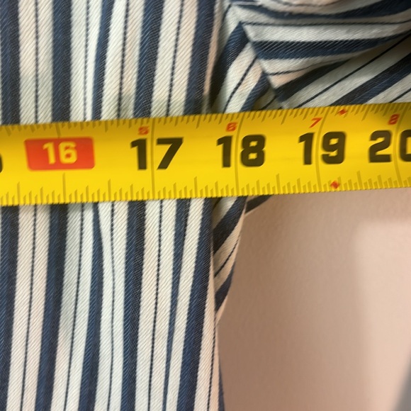 J Crew Classic Willa Blazer in white/blue stripe size 6. EUC. - Picture 6 of 8